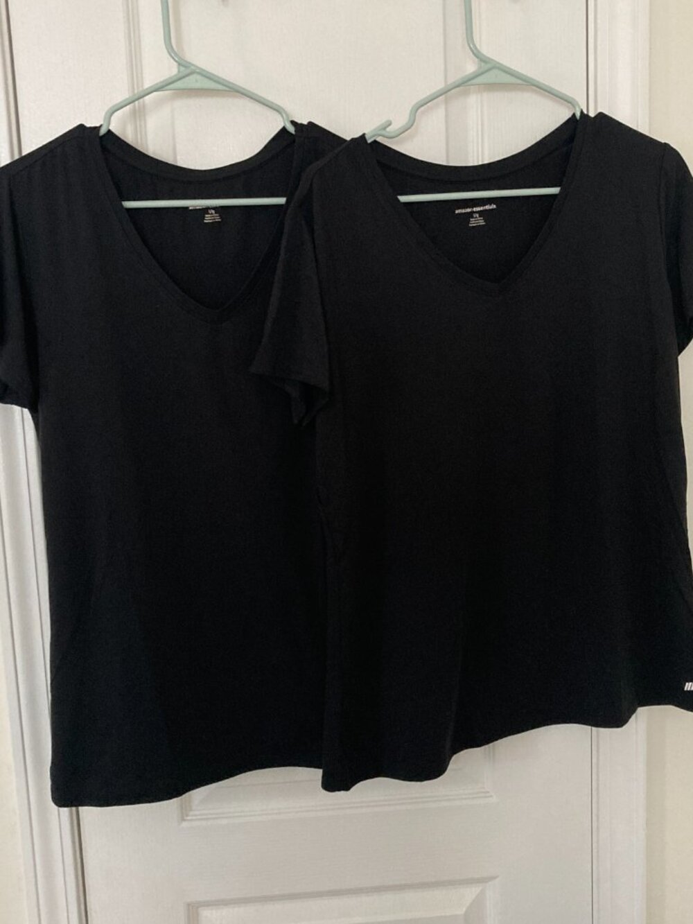 Lot of 2 Amazon Essentials Tech Stretch V-Neck T-Shirts Size L - Black